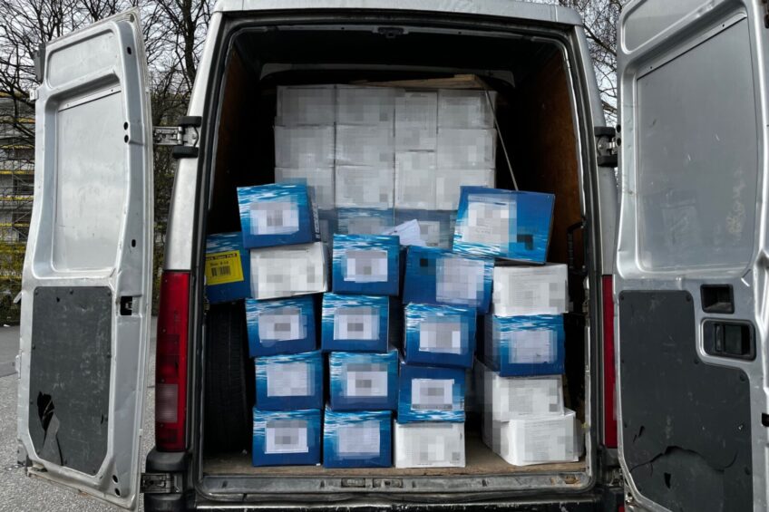 Niesprawny furgon bez agregatu a w ładowni mrożonki