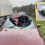 Od Transita odpadło koło miażdżąc dach w BMW