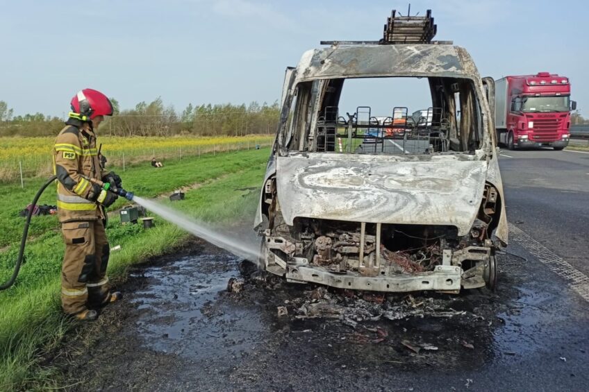 Brygadówka doszczętnie spłonęła na autostradzie A4