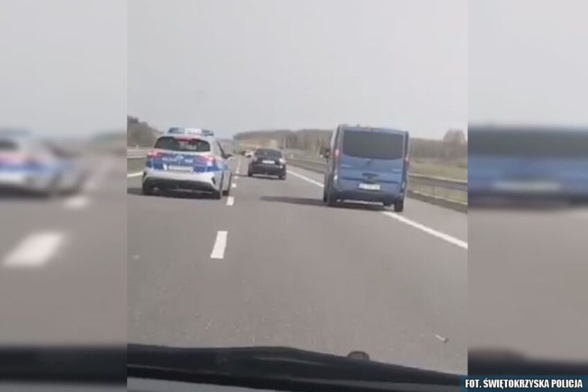 Jechał Renault Trafic od lewej do prawej. Teraz grozi mu do 5 lat