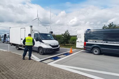 Jeden ważył na pusto 3450 kg a drugi 3900 kg. Też na pusto