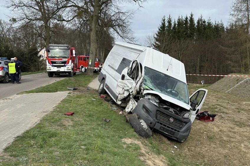 Kamperem wjechał w rodzinę z dzieckiem. Odmówił badania