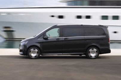 Mercedes V-klasa 2024 z 2-litrową benzynową miękką hybrydą