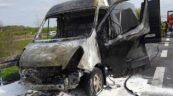 Opel Movano stanął w ogniu na podkrakowskim odcinku A4