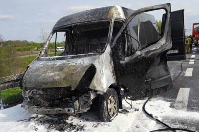 Opel Movano stanął w ogniu na podkrakowskim odcinku A4