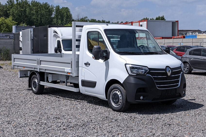 Pickup czy skrzynia – które auto lepsze na budowę?