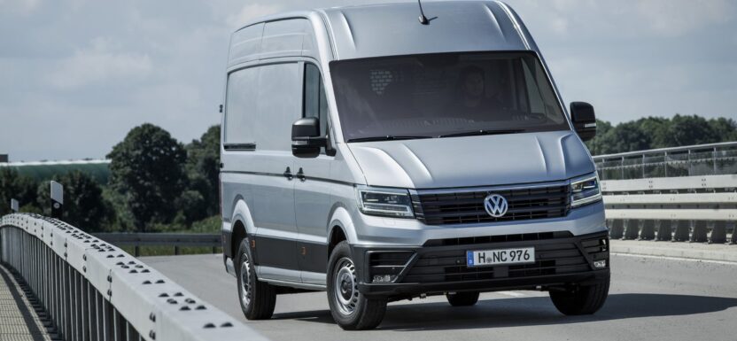 Vany z dieslem rządzą w Europie. A elektryki łatwo nie mają