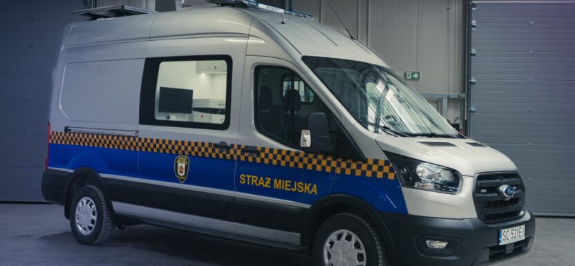 Ford Transit za 900 000 zł. To mobilne laboratorium Straży Miejskiej