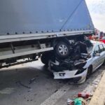 Na A4 bus najechał na zestaw a pod Mastera wbił się Peugeot 307