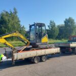 Niesprawny Volkswagen LT a przyczepa przeciążona