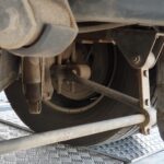 Odpięty amortyzator i pęknięta szyba a na wadze prawie 10 ton