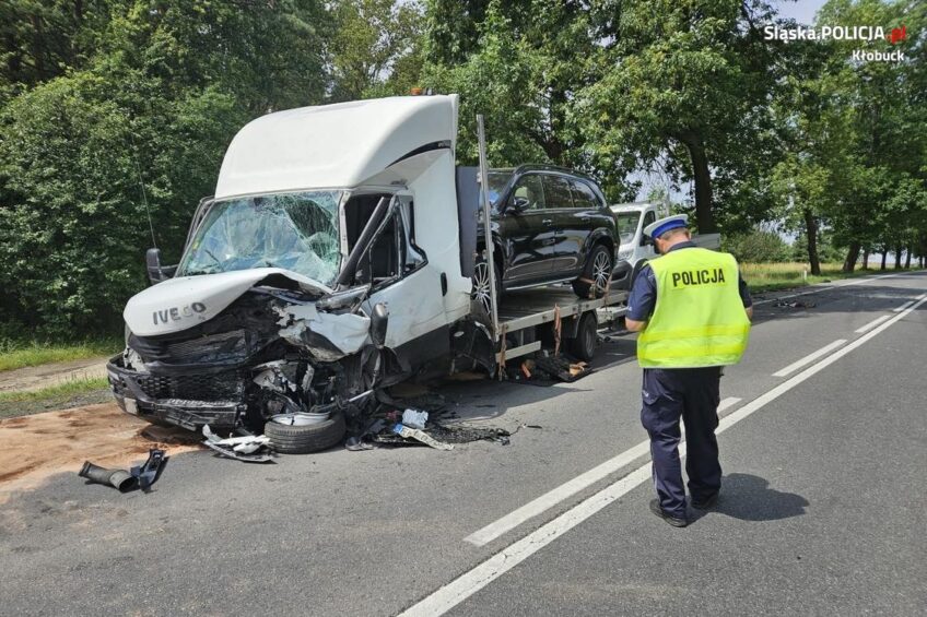 Osobowym VW wjechał w Iveco Daily – zmarł pomimo reanimacji