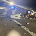 Pod Eisenach bus najechał na zestaw. Kierowca w stanie ciężkim