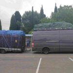 Przeładowany Sprinter z przyczepą. Wyszło prawie 12 ton