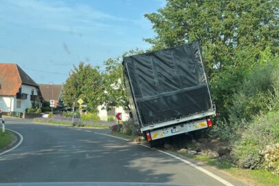 Zjechał na pobocze i zaległ w kurniku. Niemcy nie mogli go obudzić