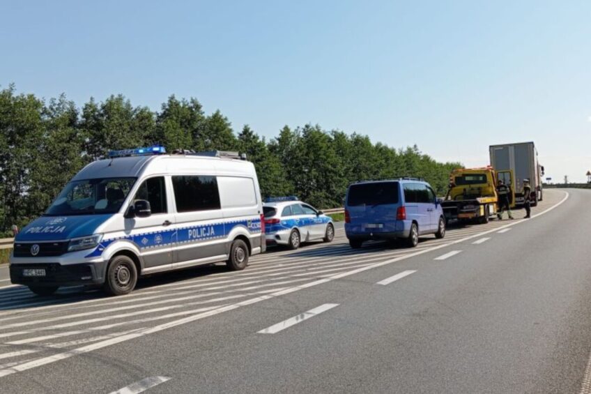 Kierowca Vito po alkoholu. Znajomy laweciarz też po alkoholu