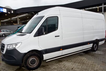 Roczne 907 z Holandii wpadło w Medyce już z nowym VIN-em