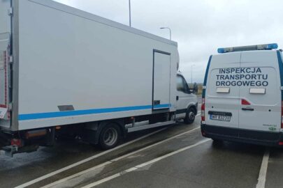 Ściągnęli z S8 dwa busy – jeden ważył 9350 kg a drugi 7550 kg