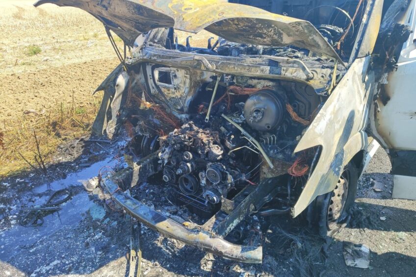 Zaczęło się od komory silnika. Sprinter stanął w ogniu