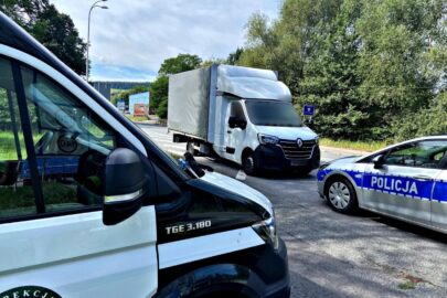 Ponad 9 lat bez prawa jazdy. Kierowca busa wpadł na DK 41
