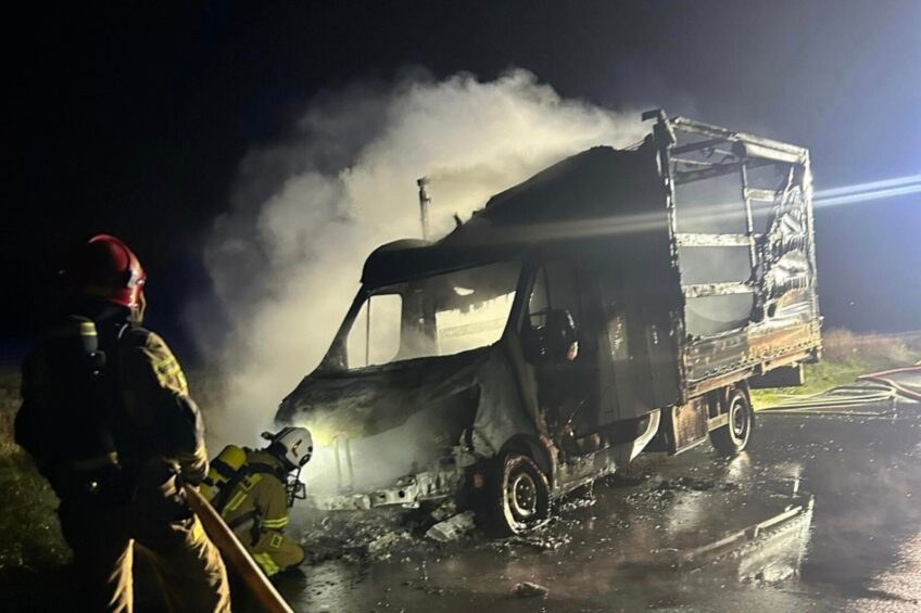 Pożar busa pod Gostyninem. Zaczęło się od komory silnika
