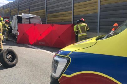 Śmierć na S8 podczas wymiany koła w busie