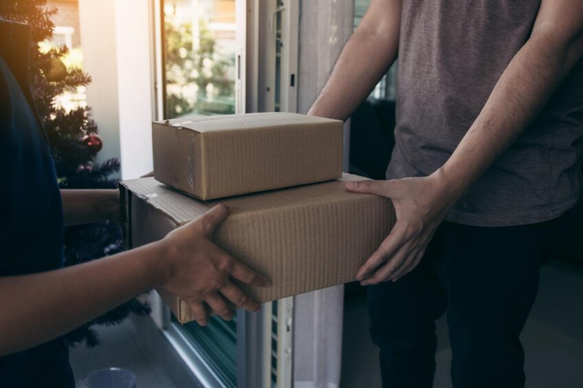 Zamów kuriera bez wychodzenia z domu – z nami to dziecinnie proste!