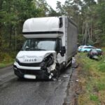 Groźny wypadek na łuku drogi. Bus uderzył w Dacię
