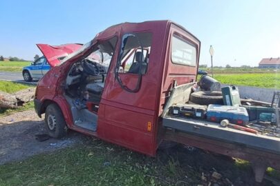 „LT-ek” wypadł z drogi. Kierowca pijany i bez uprawnień