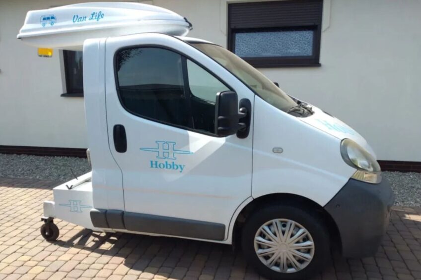 Renault Trafic jako tractor head. Zarejestrowany i do kupienia