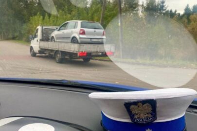 Przeładowana na pusto autolaweta i Polo na pace Ducato