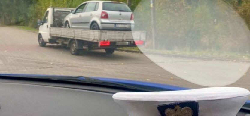 Przeładowana na pusto autolaweta i Polo na pace Ducato