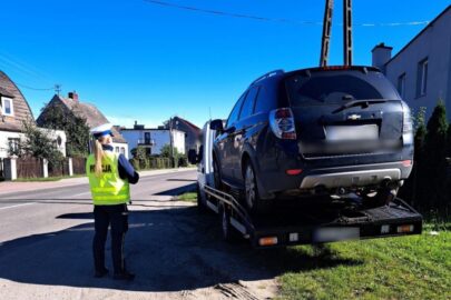 Przyciężki SUV na najeździe X70. No i kierowca „zarobił”