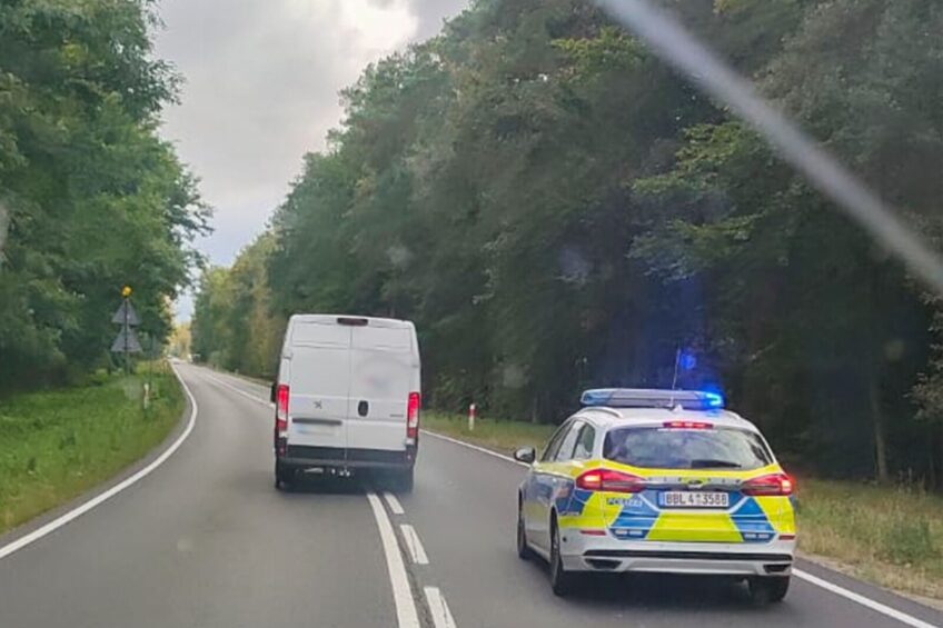 Transgraniczny pościg za Boxerem. Bez uprawień i po narkotykach