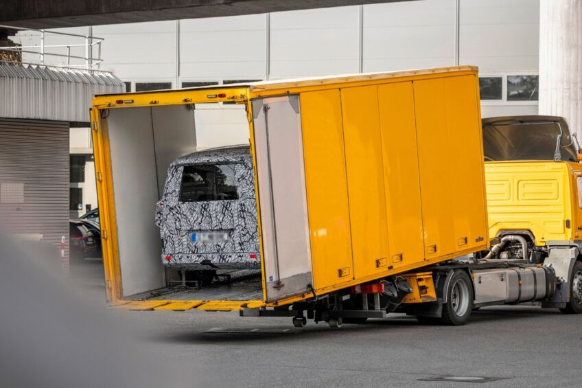 VAN.EA – testowe muły nowych vanów Mercedesa już jeżdżą