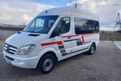 9-osobowy Sprinter z V8. Pod maską pancerne M113