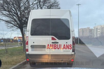 Kierowca transportu medycznego naćpany i poszukiwany