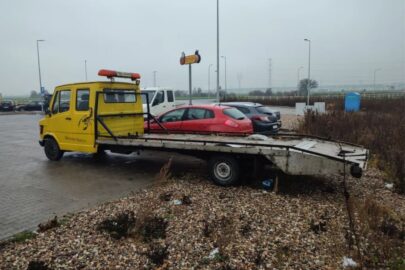 Przydługa i mocno opierzona Kaczka. Pomieści nawet busa maxi