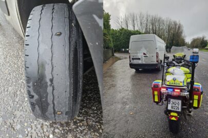 W Irlandii też potrafią. Masterka na drutach a lusterko na taśmie