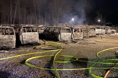 23 policyjne Transportery spłonęły na parkingu przy komisariacie