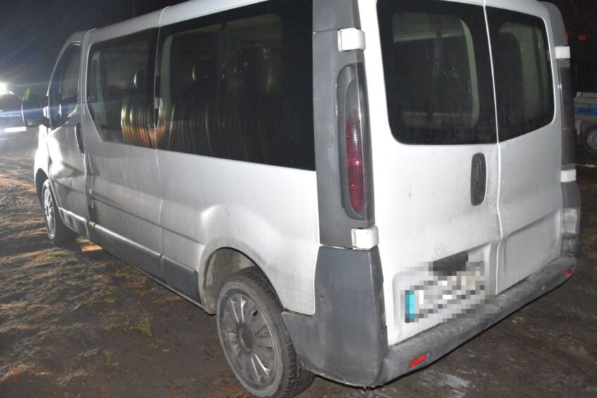 3 promile i aktywny zakaz. Zareagował kierowca jadący za Vivaro