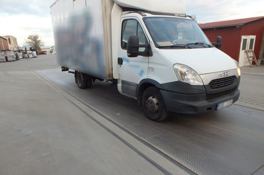 Znacznie przeładowane Daily na stałej trasie. Kara w milionach