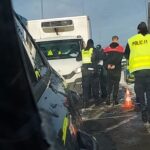 Przeładowane busy odholowane. Kierowca Daily w kajdankach