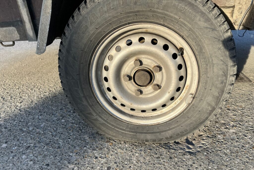 Przyczepa lekka tylko z nazwy. Kierowca Ducato z wysoką grzywną