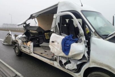 Rozpruty Master po najechaniu na stojącą na S5 autolawetę