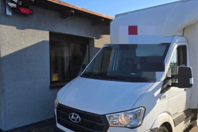 Hyundai H350 przewoził meble – 18-letni kierowca z mandatem