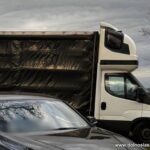 Jechał za szybko po DW 382. Kierowca busa miał półtora promila