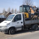 Pijany w Daily a na pace luzem minikoparka i zagęszczarka