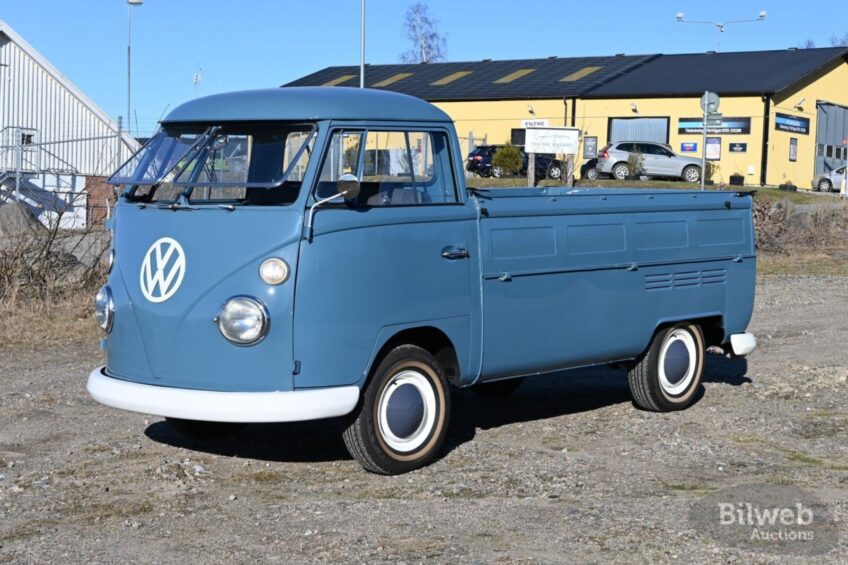 VW T1 z 1967 roku na aukcji. Aktualna cena to 82 551 zł