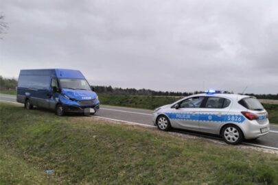 Busem potrącił sarnę na DK 79 i wezwał policję. Był pijany